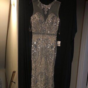 Silver Formal Long Sequined Mermaid Evening Gown, Size 12, NWT